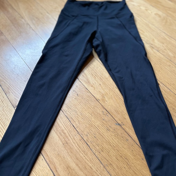 Vie Active (La Vie en Rose) Small Black Workout Leggings - Picture 3 of 3